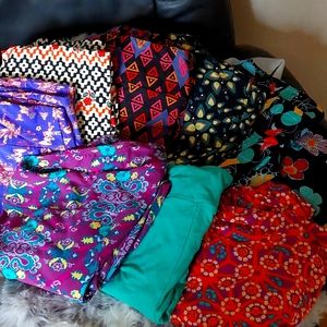 Nine Tall and Curvy Pairs of New LuLaRoe Leggings
